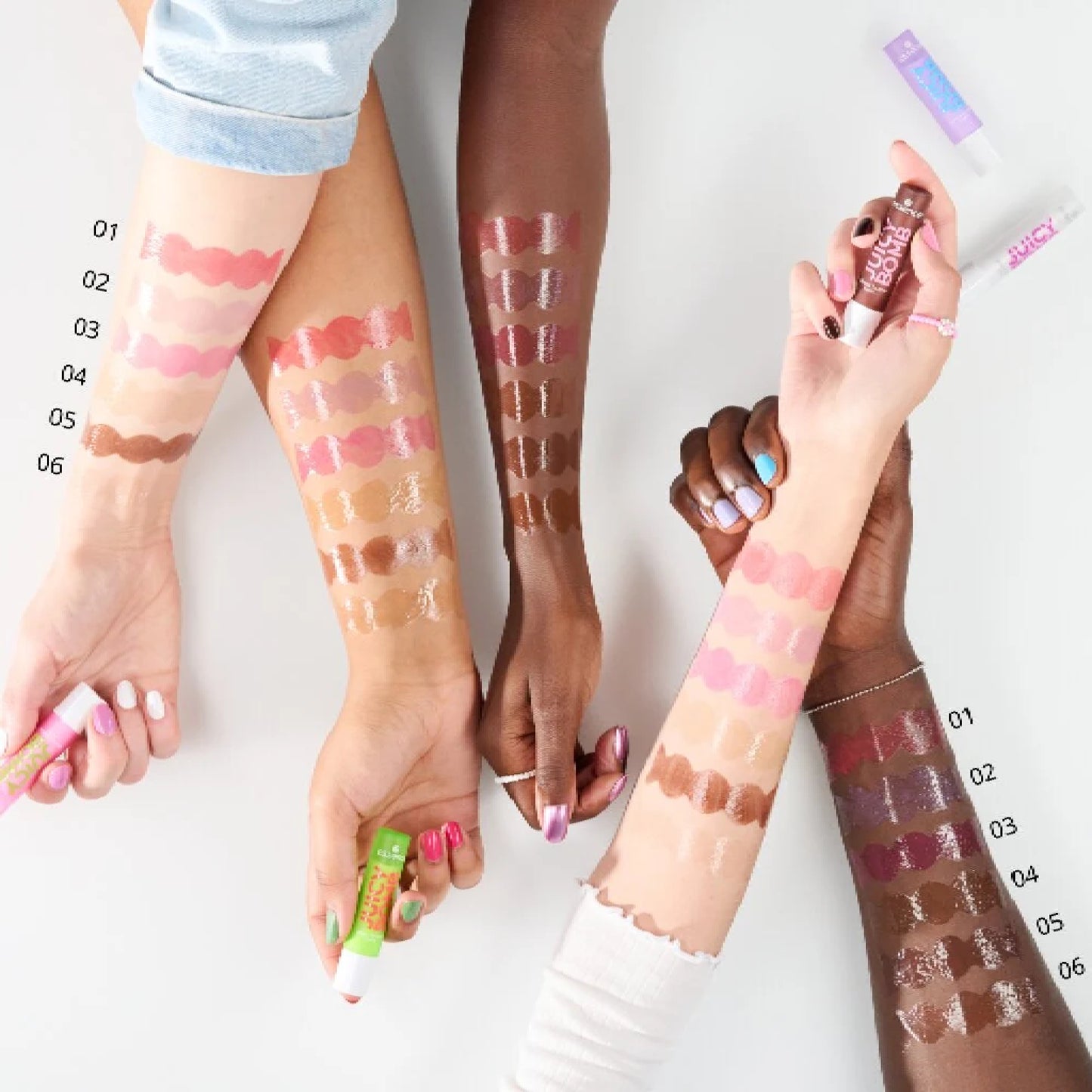 Essence Bálsamo Labial Brillante Juicy Bomb 06 Wake Me Up Before You Coco