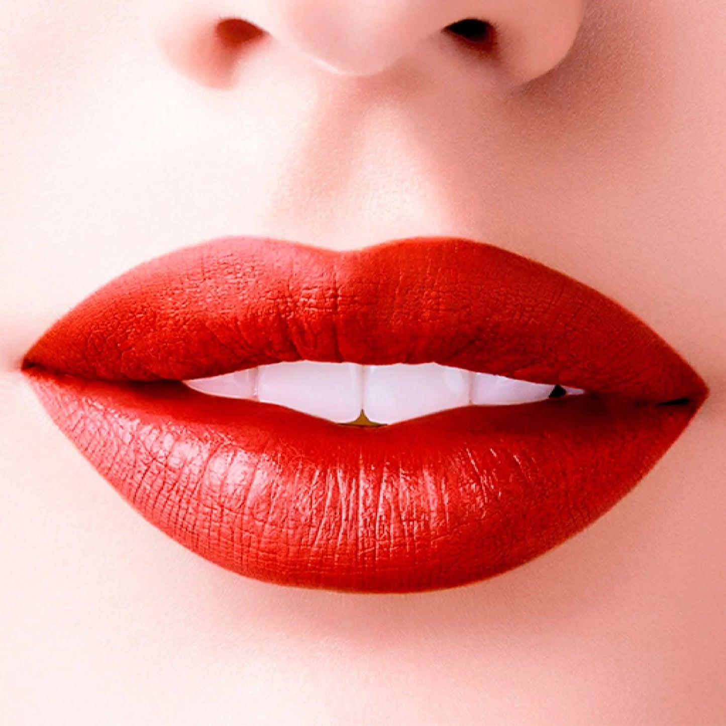 Vogue Labial En Barra Mate Colorissimo 8 Horas - Cereza Tropical