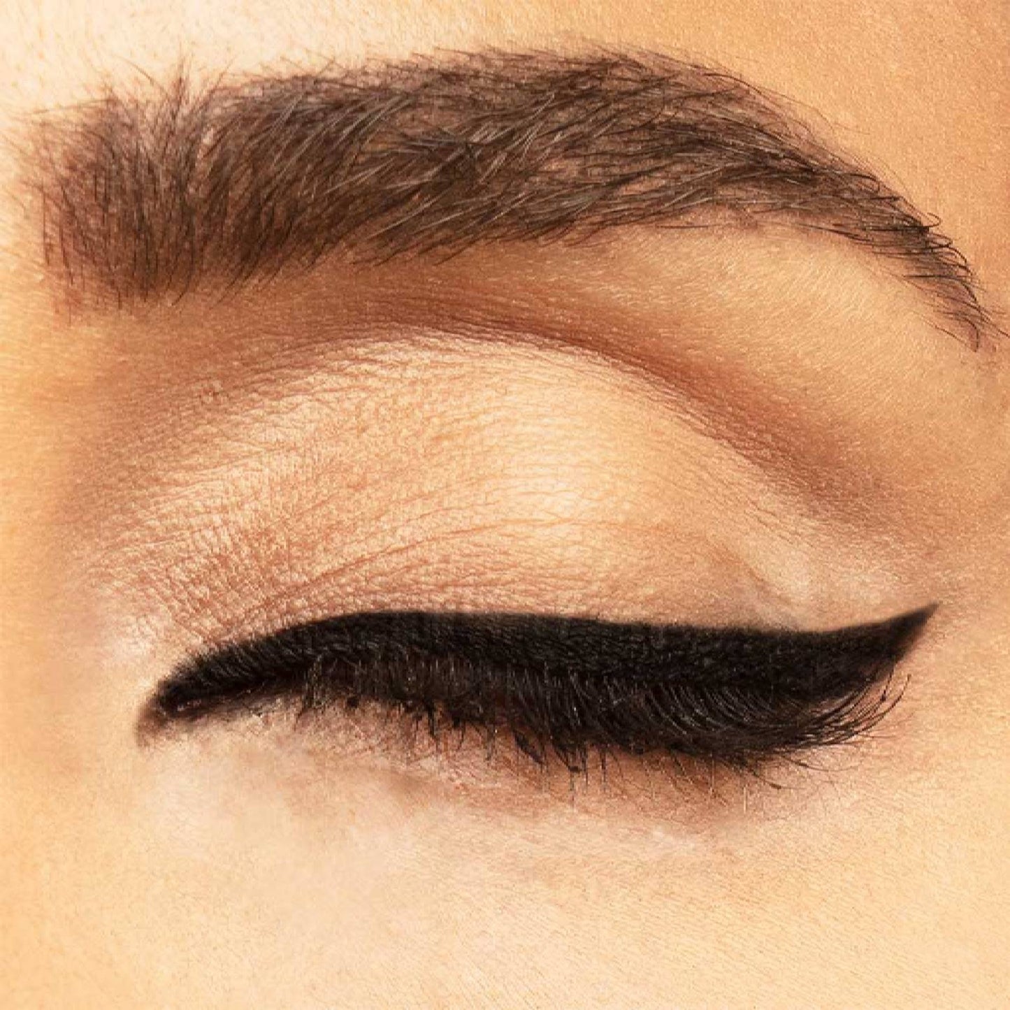 Vogue Lápiz Delineador De Ojos En Gel Resist Negro