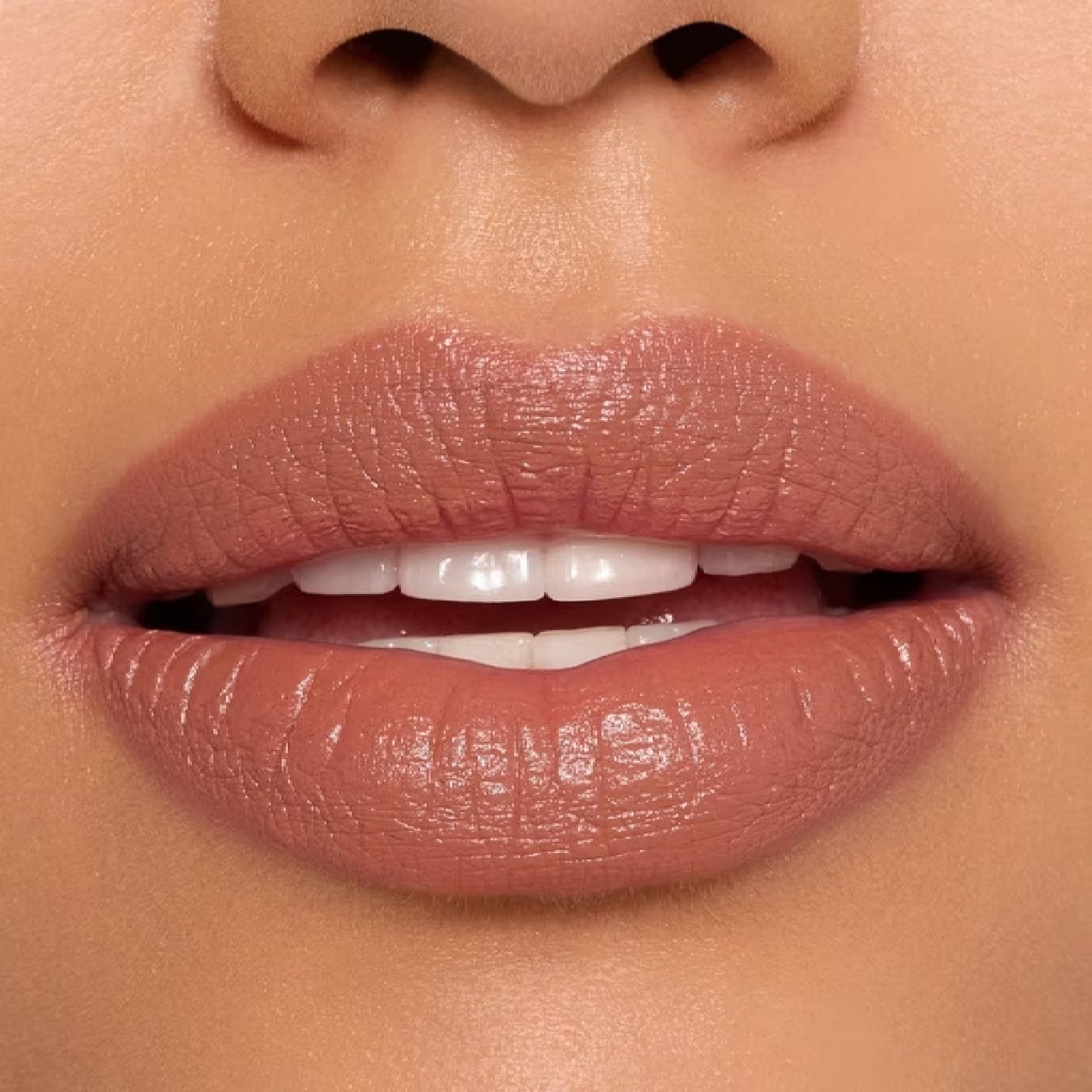 Catrice Lápiz Labial Creamy Nudes 030 - Salted Caramel