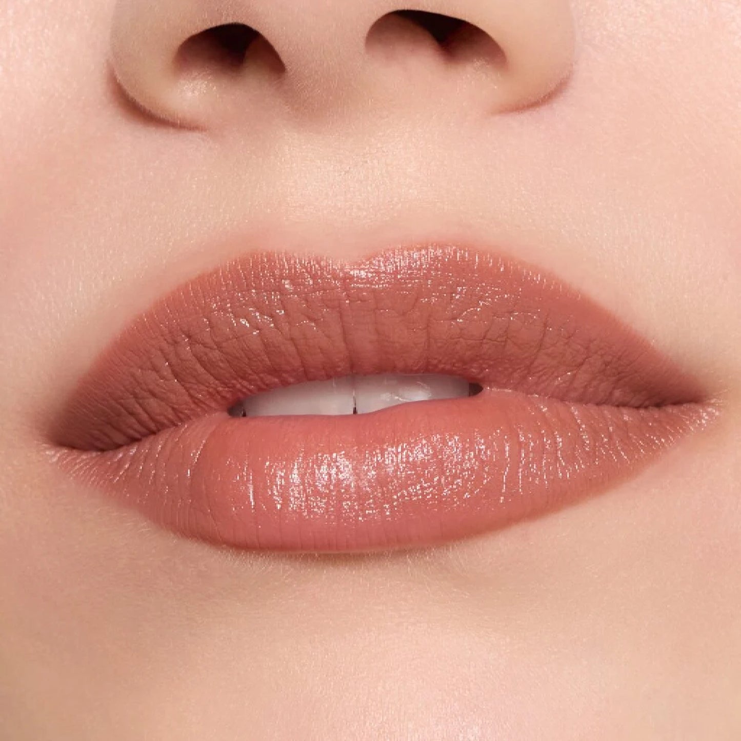 Catrice Lápiz Labial Creamy Nudes 050 - Happy Hazelnut