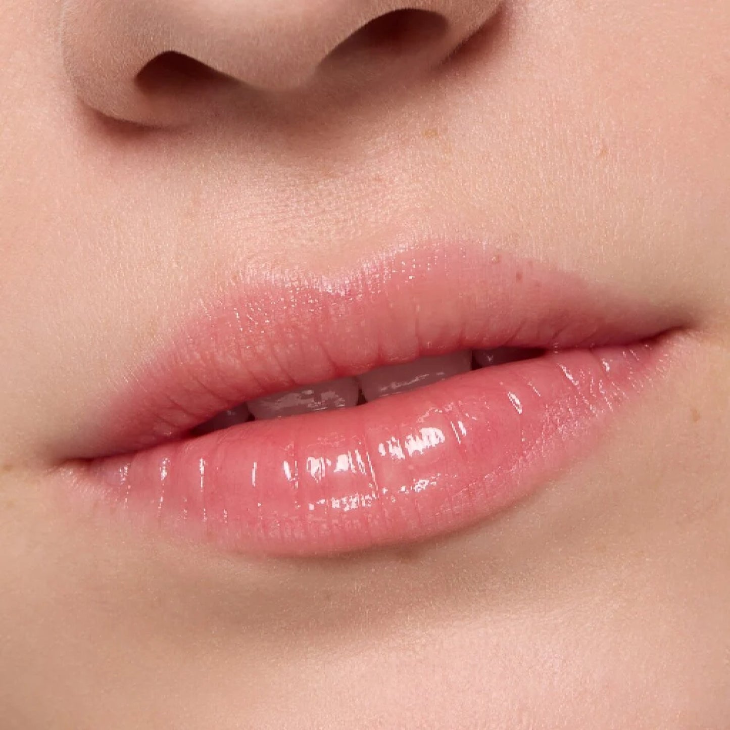 Essence Bálsamo Labial Brillante Juicy Bomb 04 Kiwi To My Heart