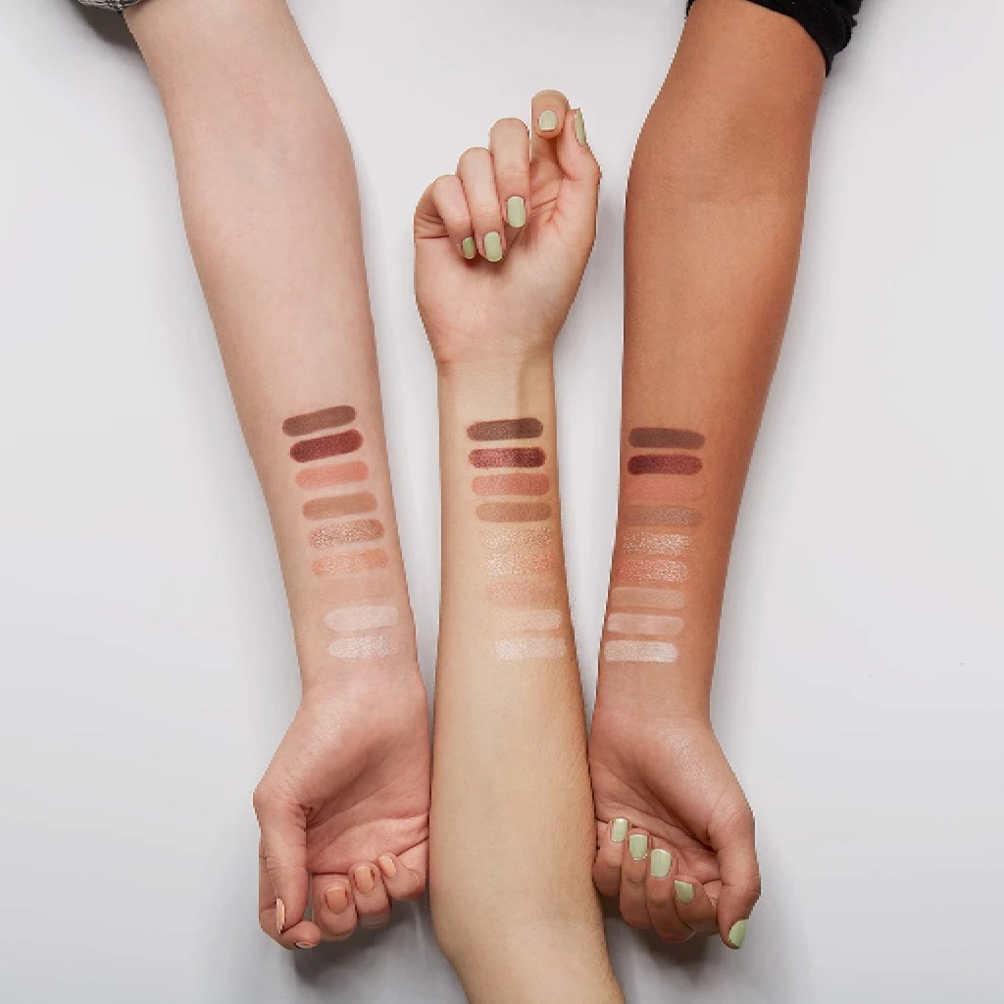 Essence Paleta De Sombras De Ojos The Rose Edition