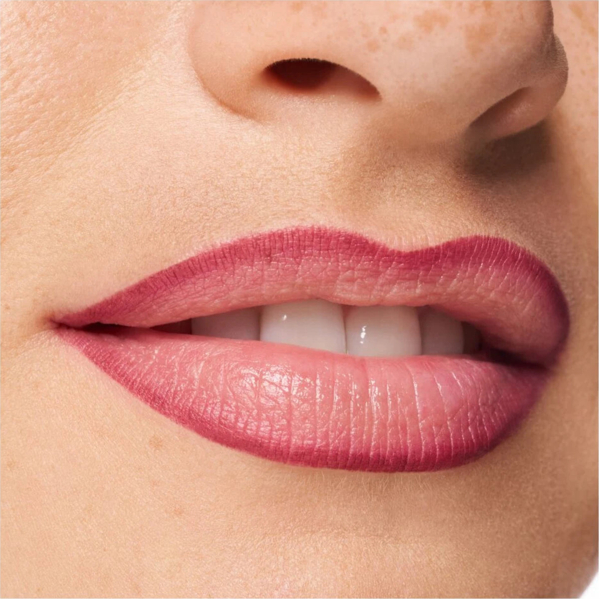 Essence Delineador De Labios 8H Matte Comfort 19 Burgundy Bestie