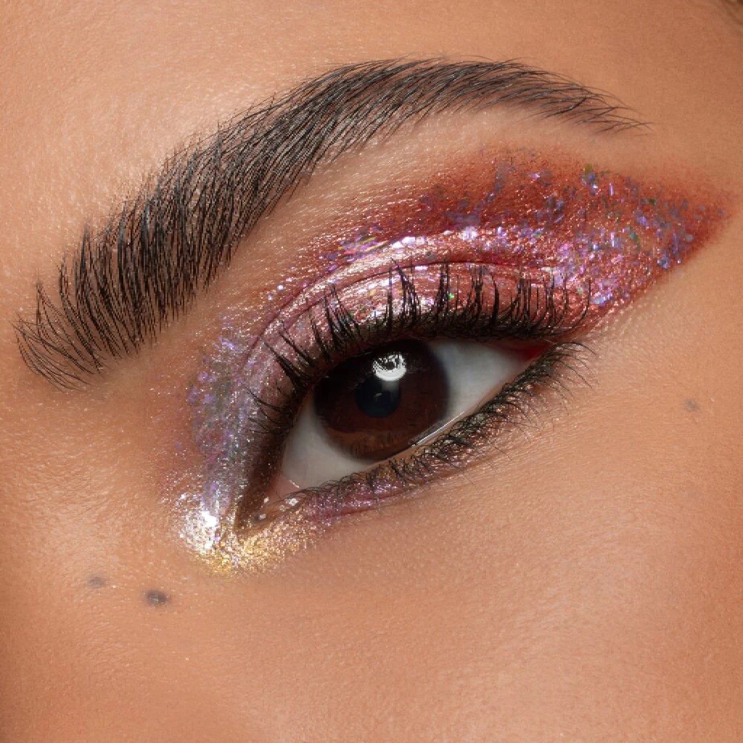 Essence Sombra De Ojos Topper Multichrome Flakes  01 - Galactic Vibes