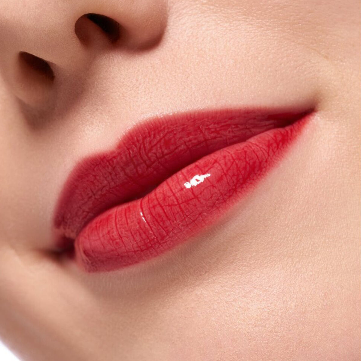 Essence Brillo De Labios Juicy Bomb Plumping - 01 Sweet Strawberry